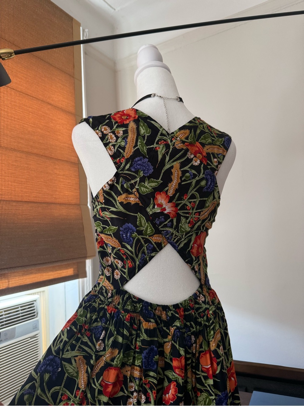 Vintage summer dress Black Floral Backless Midi with Red & Purple Blooms - Picture 2 of 8
